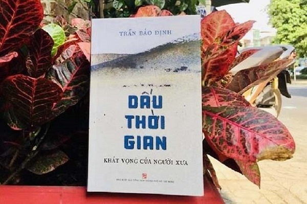 Review sách Dấu Thời Gian - Khát Vọng Của Người Xưa