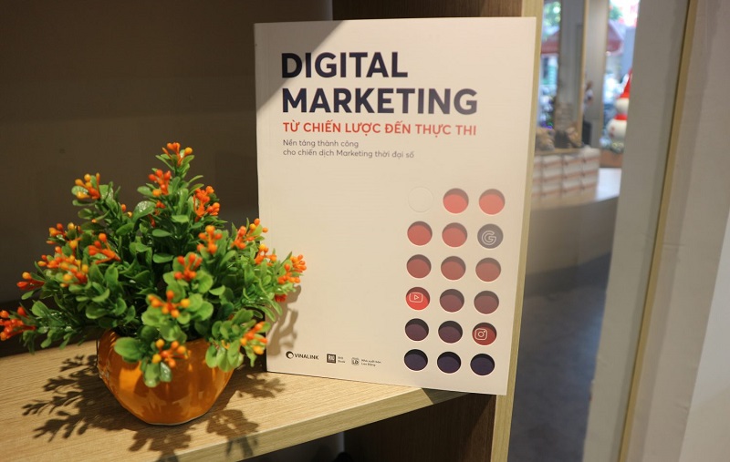 Review sách Digital Marketing - Từ Chiến Lược Đến Thực Thi