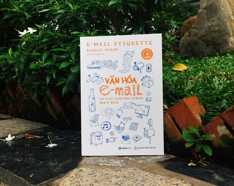 Review sách Văn Hóa E-Mail: Xây Dựng Hình Ảnh Cá Nhân Qua E-Mail