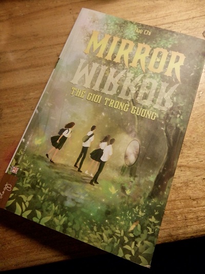 Review sách Mirror Mirror - Thế Giới Trong Gương