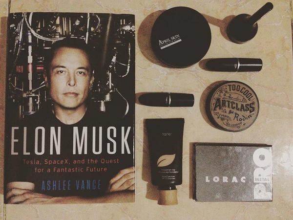 Review sách Elon Musk: Tesla, Spacex Và Sứ Mệnh Tìm Kiếm Một Tương Lai Ngoài Sức Tưởng Tượng