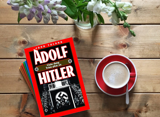 Review sách Adolf Hitler - Chân Dung Một Trùm Phát Xít