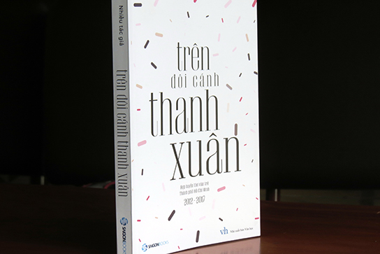 Review sách Trên Đôi Cánh Thanh Xuân