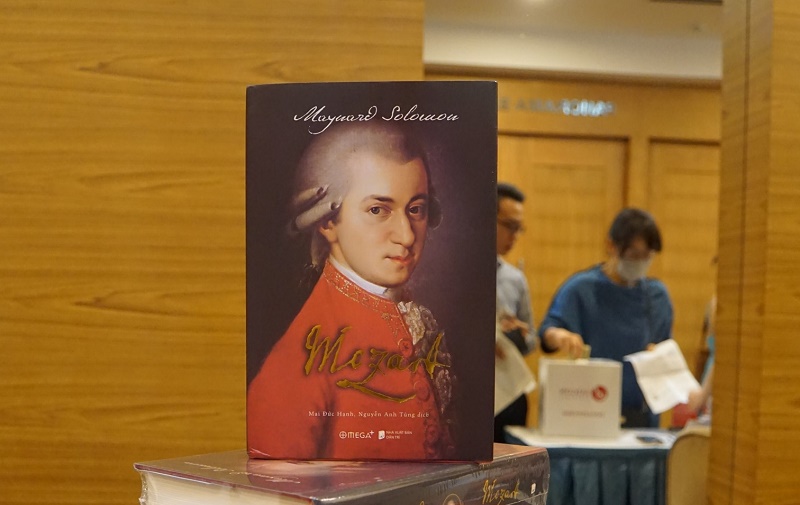 Review sách Mozart - Tiểu Sử Về Thiên Tài Âm Nhạc Người Áo
