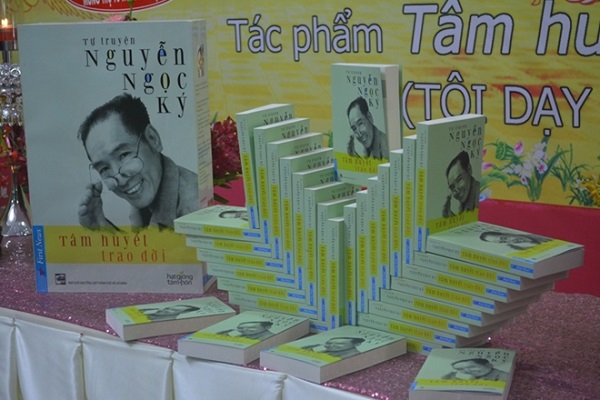 Review sách Tâm Huyết Trao Đời - Tự Truyện Nguyễn Ngọc Ký